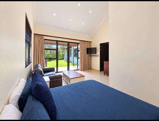 4 BEDROOM TOWNHOUSE TO LET IN BALLITO CENTRAL